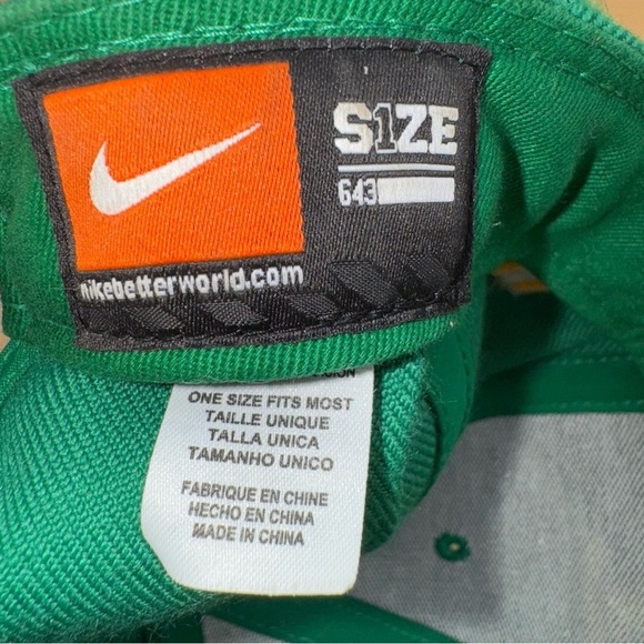 Rare vintage 90s Nike Oregon Ducks Two-tone script SnapBack Baseball Cap